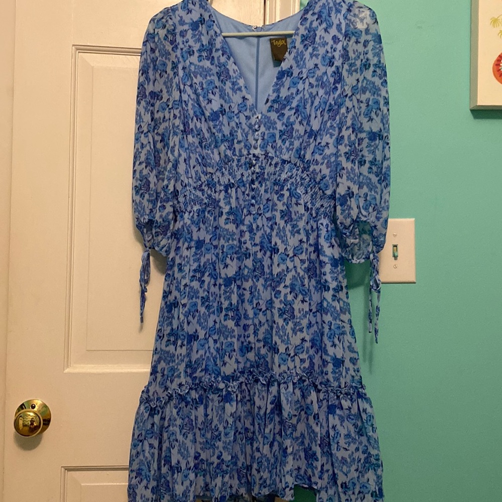 Floral blue v-neck dress